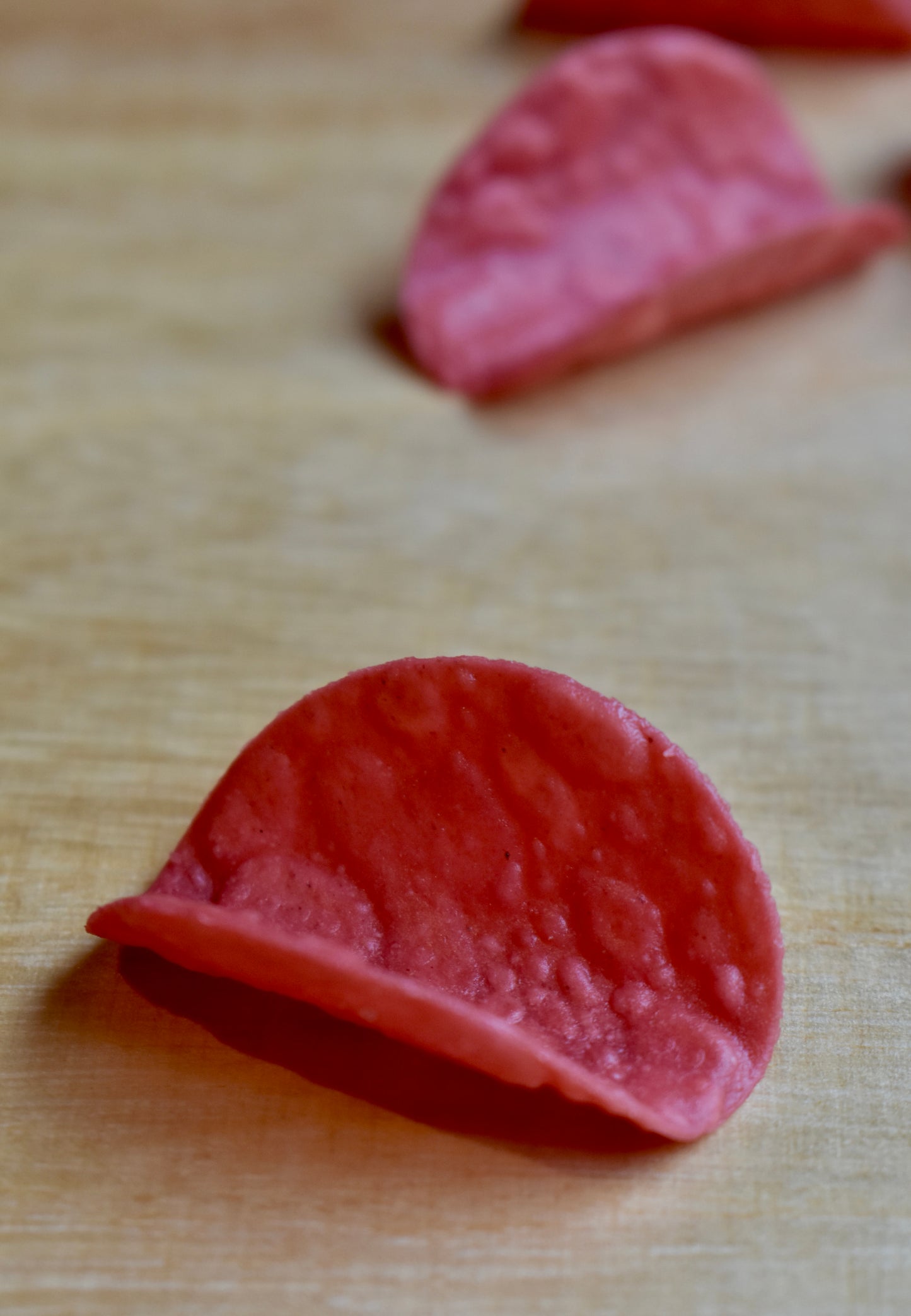 Red Beet Wonton Round Shells 100/pkg